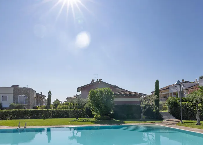 Lorry Living Marula *