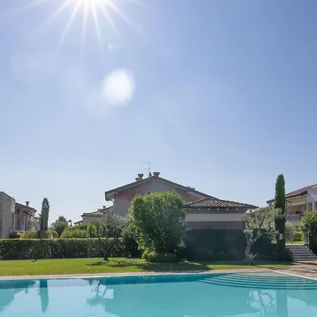 Lorry Living Marula *